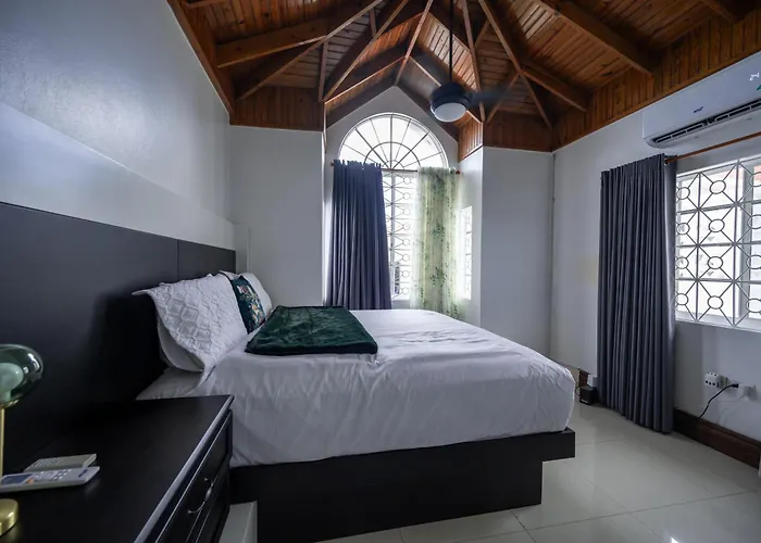 Awaii Jamaica Apartment