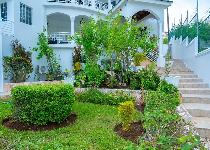 Awaii Jamaica Apartment